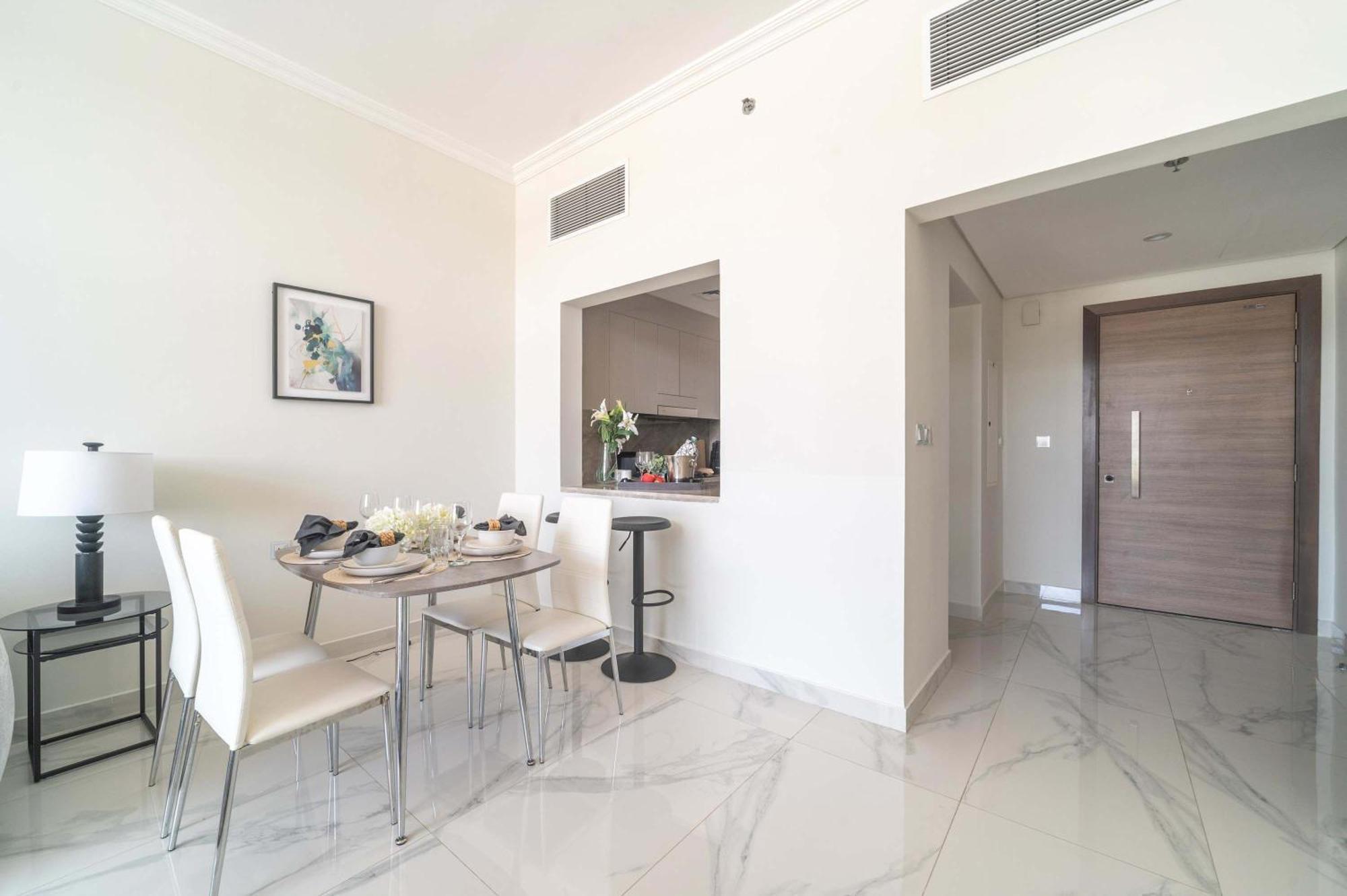 Frank Porter - Welcome Residency Apartment Dubai